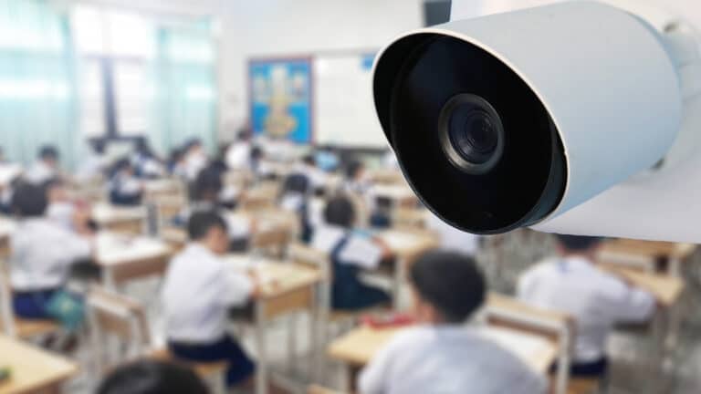 ИИ-камеры будут следить за поведением школьников в Казахстане