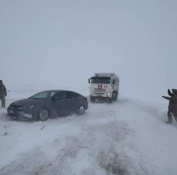 В СКО из снежного плена вызволили 58 человек, из них 10 детей