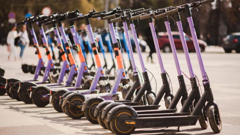 Госномера для электросамокатов ввели в Казахстане
