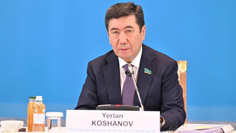 Ерлан Кошанов: Конституция закрепляет путь страны к прогрессивному обществу