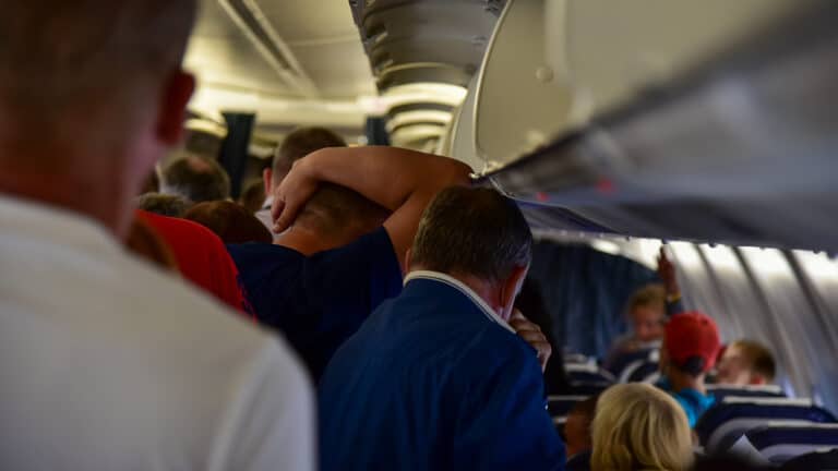 Почти треть застрявших на Ближнем Востоке казахстанцев уже вывезли