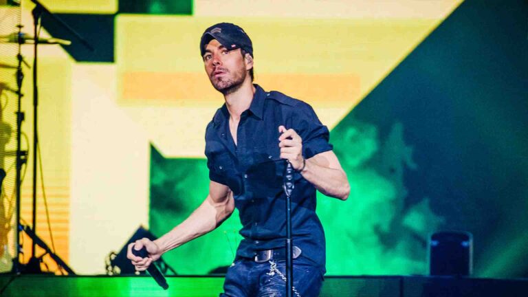 Энрике Иглесиас Қазақстанға қашан келетіні белгілі болды