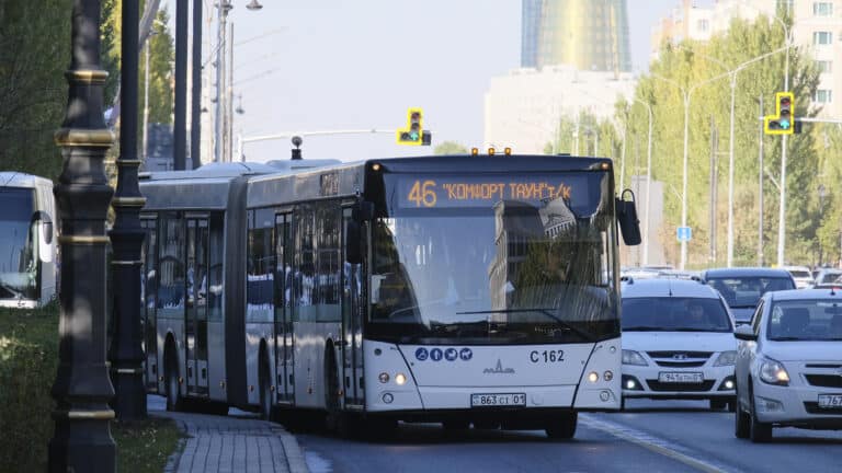 Жители Астаны смогут бесплатно ездить на автобусах один день