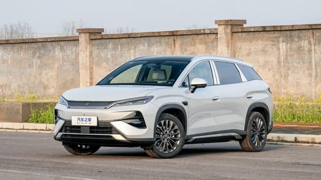 BYD представила Song Ultra EV с лидаром и запасом хода до 710 км