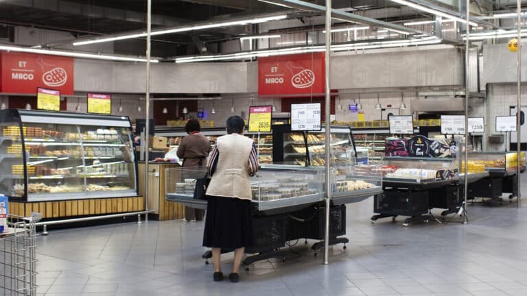 Скидки до 70% пообещали казахстанцам в ТРЦ и торговых сетях перед Наурызом