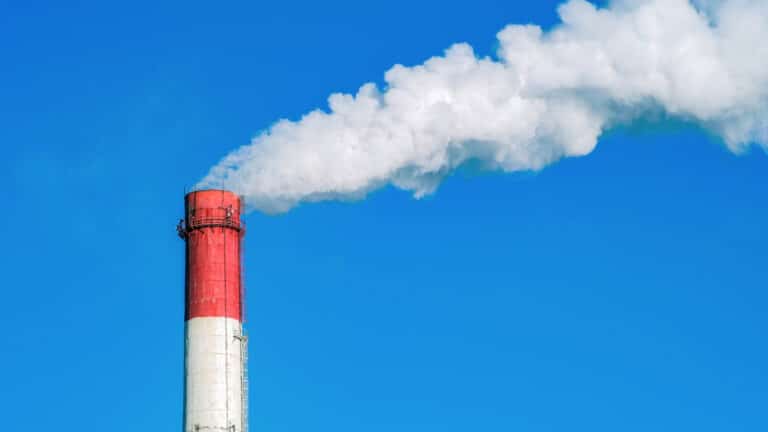 Часть котельных в Алматы продолжают работать на угле после запрета