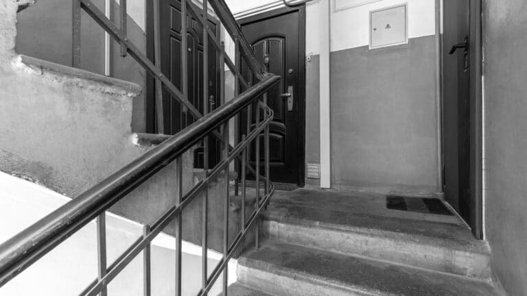 МВД раскрыло детали загадочной смерти четырех человек из одного подъезда в Шымкенте