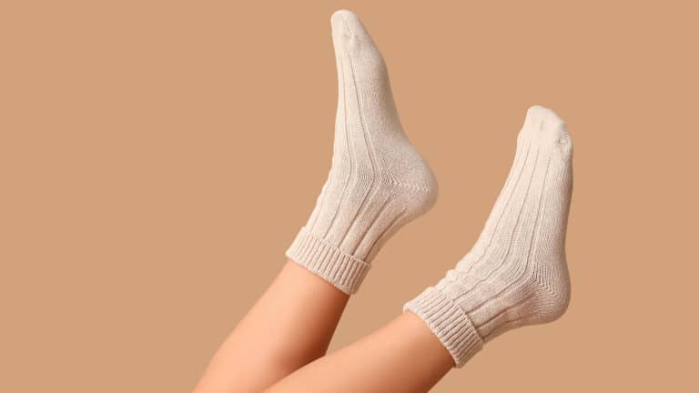 Почему грибок ногтей так тяжело лечится