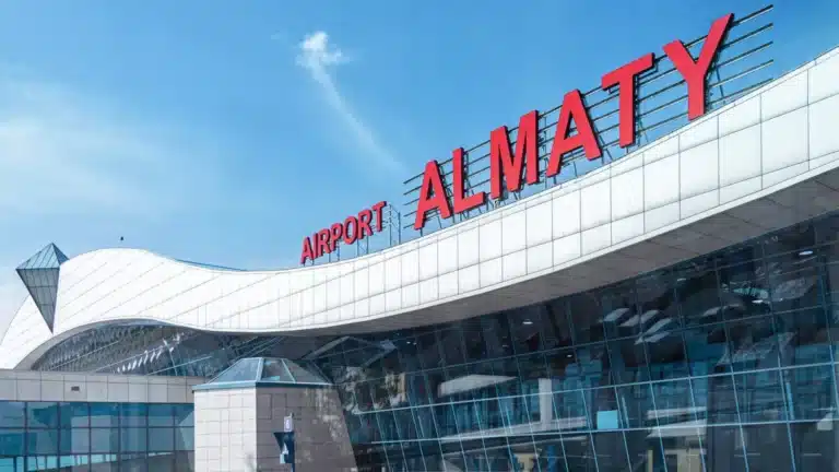 Аэропорты Астаны и Алматы вошли в топ-100 лучших в мире