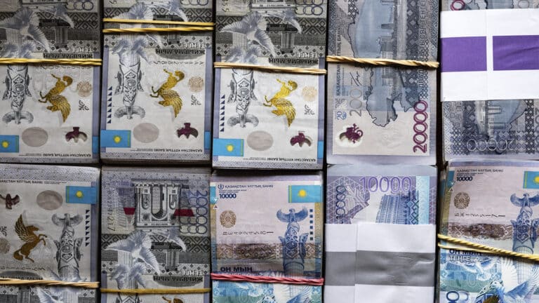 Казахстанец получит 157 млн тенге дивидендов от операций с валютой и ценными бумагами