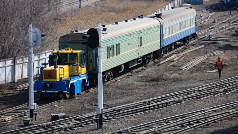 АЗРК обязало КТЖ перестать мешать бизнесу на железной дороге