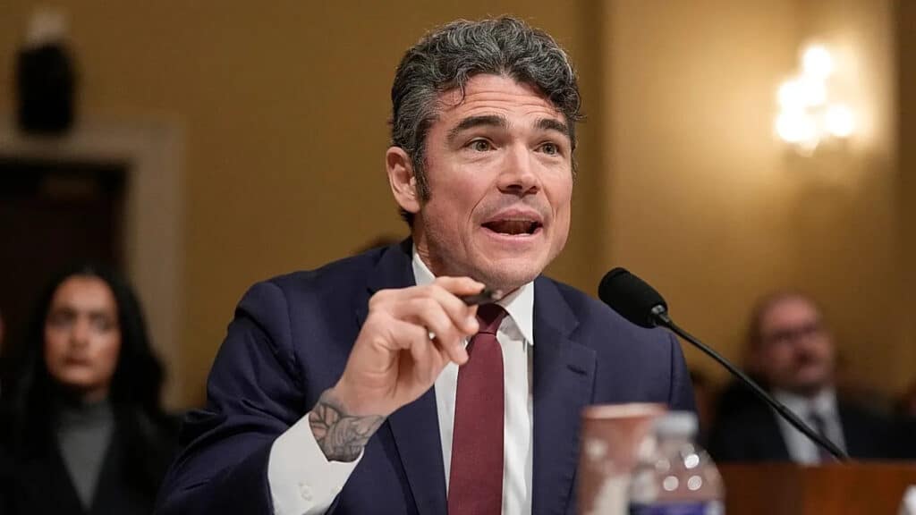 АҚШ-тың жоғары лауазымды шенеунігі Иранмен соғысқа қарсы болып, отставкаға кетті