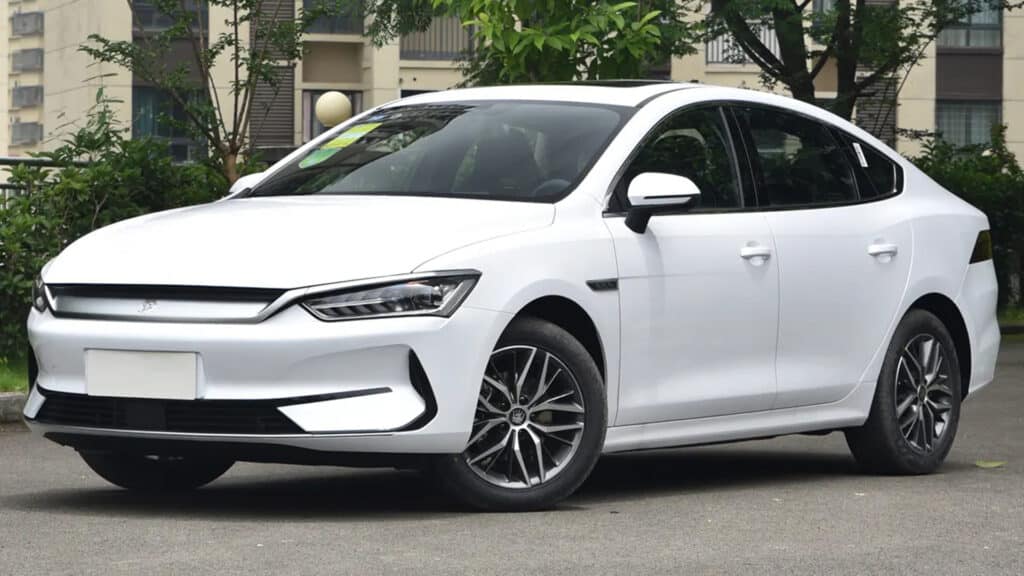 Принадлежащий алматинцу парк электротакси сократил перевозки пассажиров/ironhorse.ru, бильд-редактор: Дастан Шанай