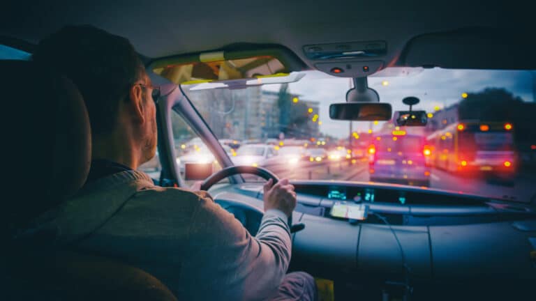 Эксперты назвали скрытую опасность автомобильных пробок в Алматы