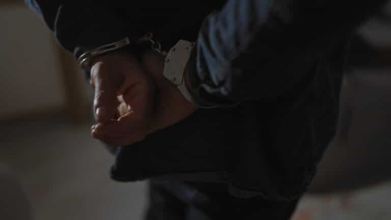 В Актюбинской области задержан подозреваемый в изнасиловании 14-летней девочки