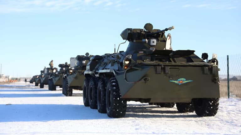 Минобороны объяснило, зачем военная техника едет через Мангистау