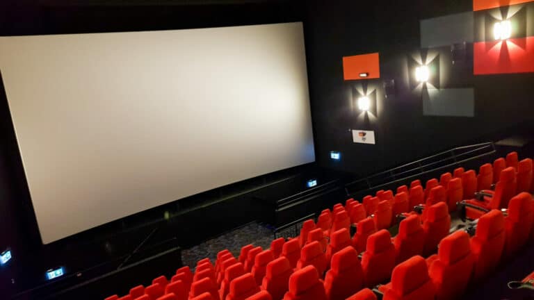 Kinopark требовал рекламный бюджет за допуск казахстанских фильмов к прокату в Алматы