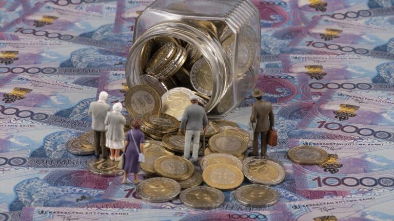 Пенсии казахстанцев хотят  распределять по-новому: что изменится