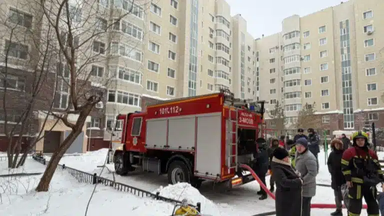 Астанада өрт салдарынан көпқабатты үйден 11 адам эвакуацияланды