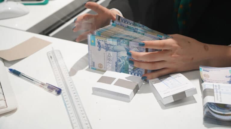 Микрозайм под видом комиссионки обманул казахстанцев на 128 млн тенге