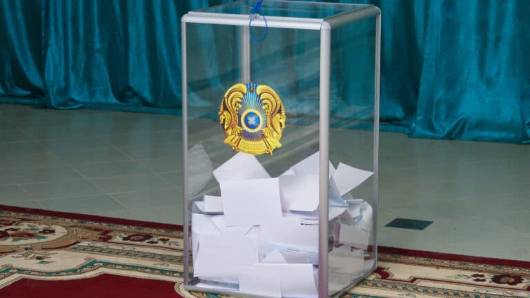 Почти 90% казахстанцев за рубежом пришли на референдум