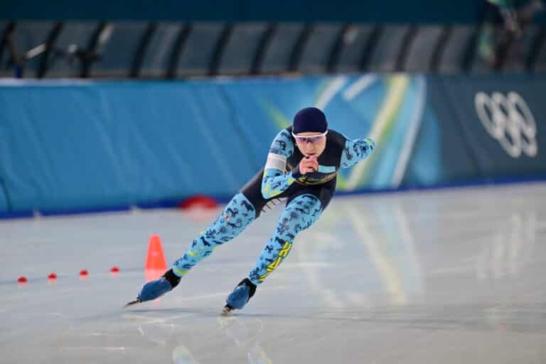 Казахстанская конькобежка Надежда Морозова занимает промежуточное 7-е место на ЧМ
