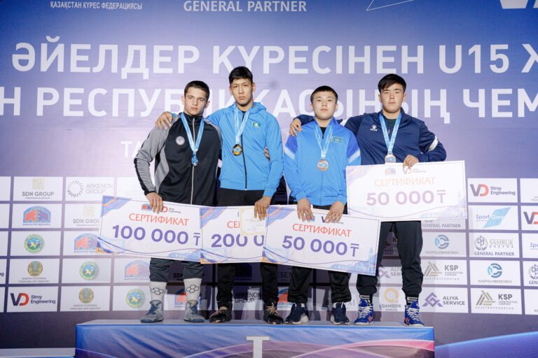 Чемпионат Казахстана по борьбе в Таразе: второй день определил чемпионов в пяти весах