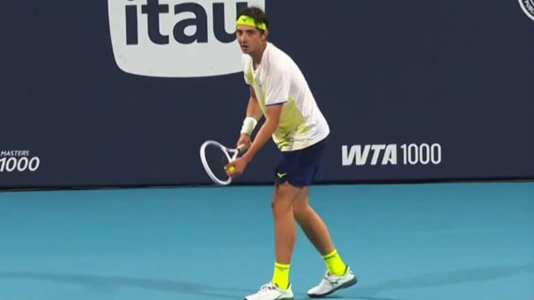 Александр Шевченко победил топ-теннисиста на Miami Open-2026