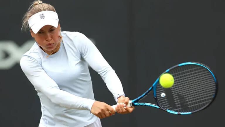 Юлия Путинцева с победы стартовала на Charleston Open-2026