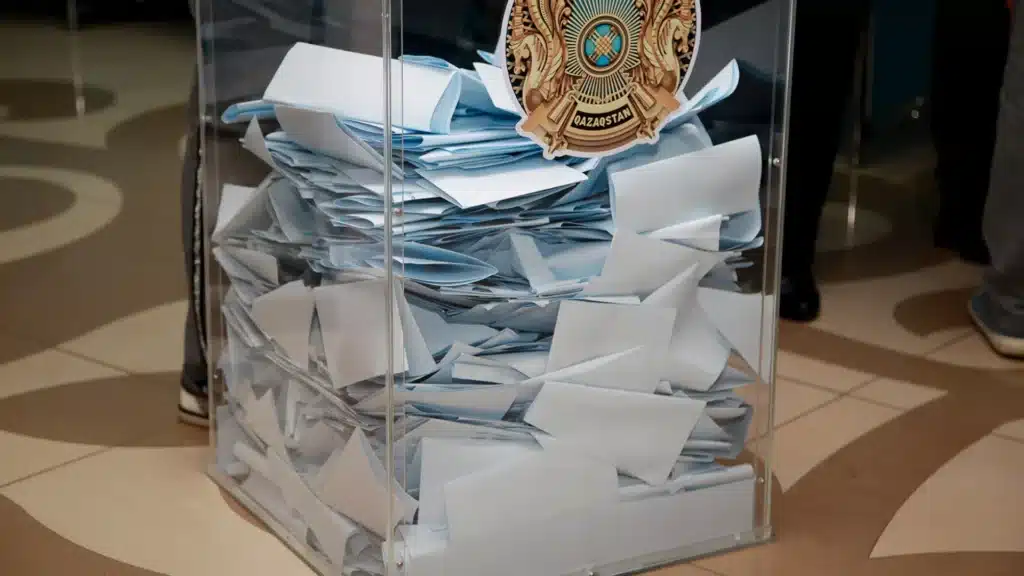 Опрос: более 70% казахстанцев хотят участвовать в референдуме по новой Конституции