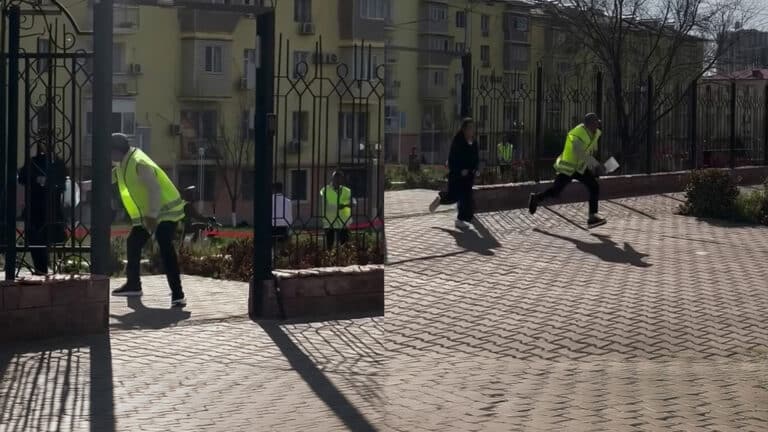 Помог успеть на экзамен: парень из Шымкента умилил Казнет