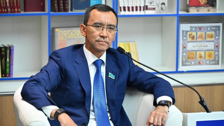 Ашимбаев раскрыл детали новой внешней политики Токаева