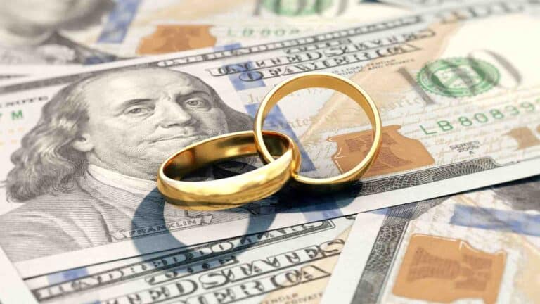 Жеке құпия: Банктер ерлі-зайыптының банк шоттары туралы ақпарат беруге міндетті емес