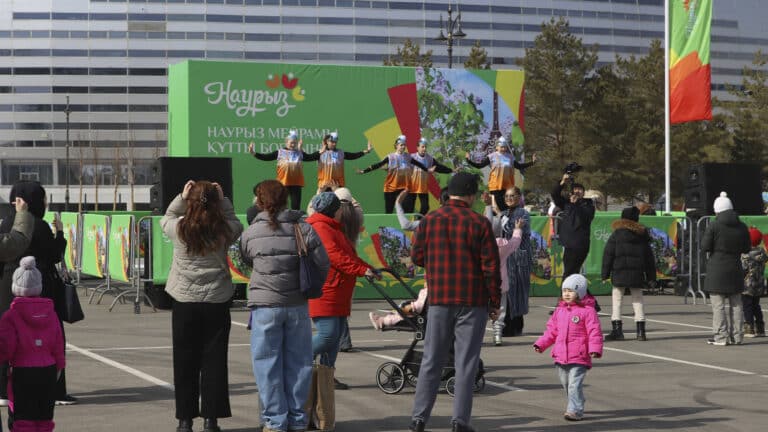 Tik-Tok запустил онлайн-фестиваль с прямыми эфирами и концертами на Наурыз