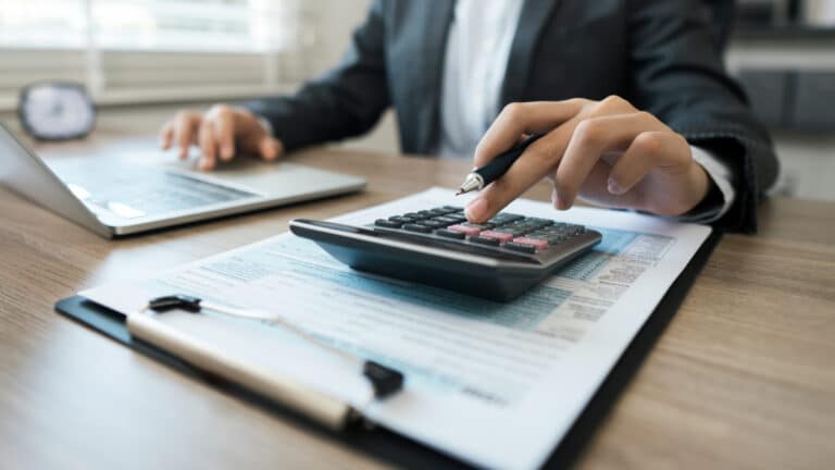 В Казахстане сдача налоговых деклараций может исчезнуть полностью