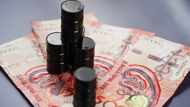 Нефтяной скачок может принести Казахстану «значительные» доходы – Бозумбаев