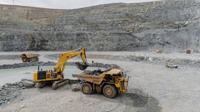 Купленная китайцами у миллиардера Утемуратова компания увеличит добычу золотой руды