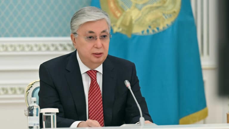 Токаев поручил усилить охрану аэропортов, портов и энергообъектов