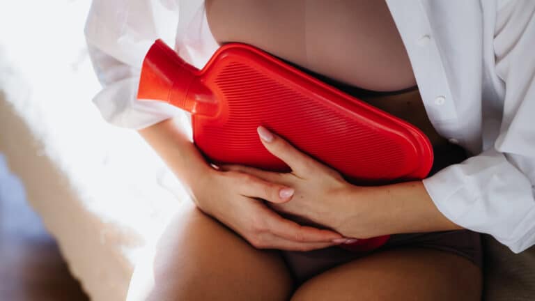 Почему перед менструацией ухудшается самочувствие и что считается нормой