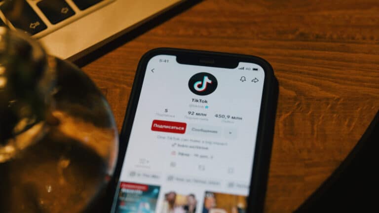 Восемь казахстанских женщин, которые стали звездами TikTok