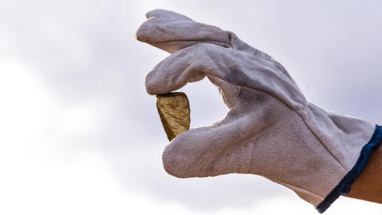 Компания, которую покупает Шахмурат Муталип, увеличит добычу золота