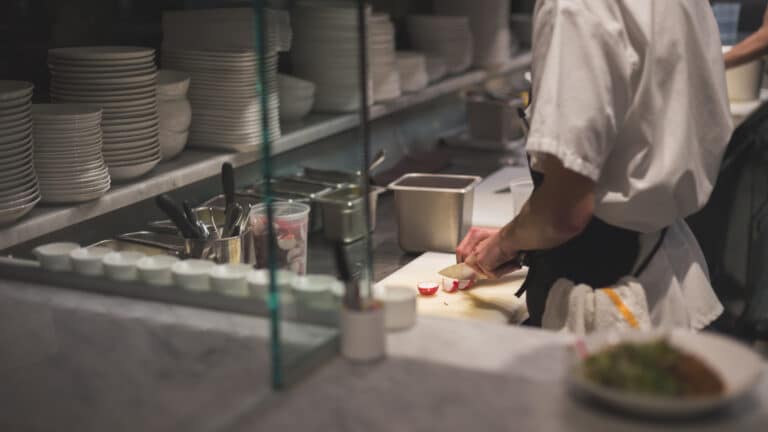 Более 2 млн казахстанцев работают не по специальности