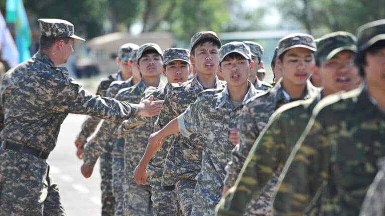 В армию Казахстана призовут более 21 тыс. новобранцев