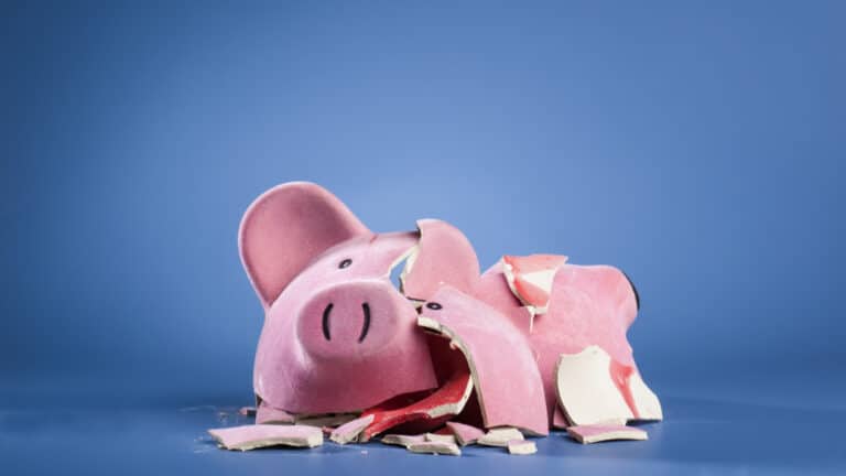 Экономика Казахстана страдает из-за накопления средств на депозитах