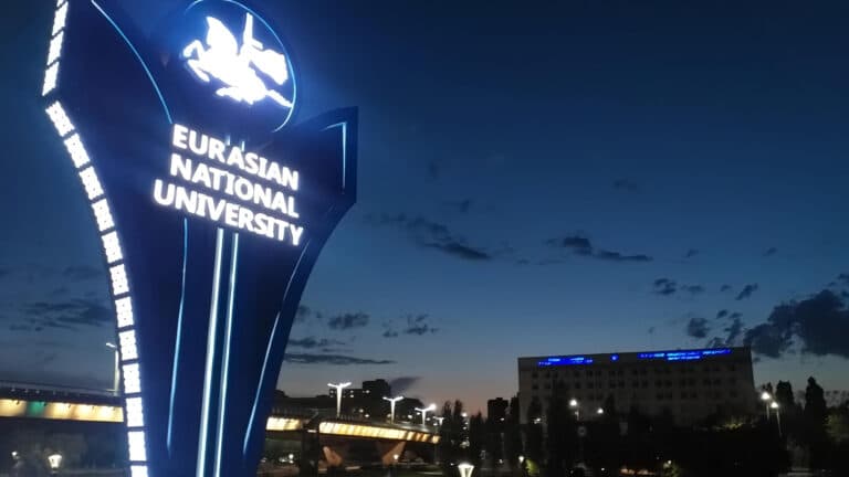 ЕНУ обвинили в массовом сливе данных экс-студентов мошенникам