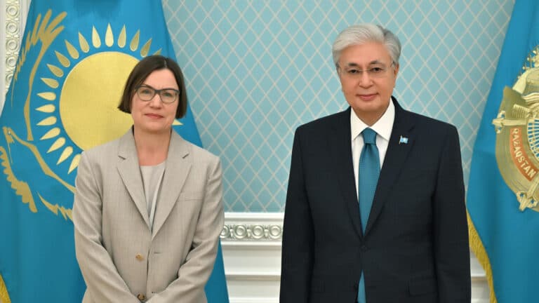 Гуманитарная помощь вне политики: Токаев встретился с главой Красного Креста