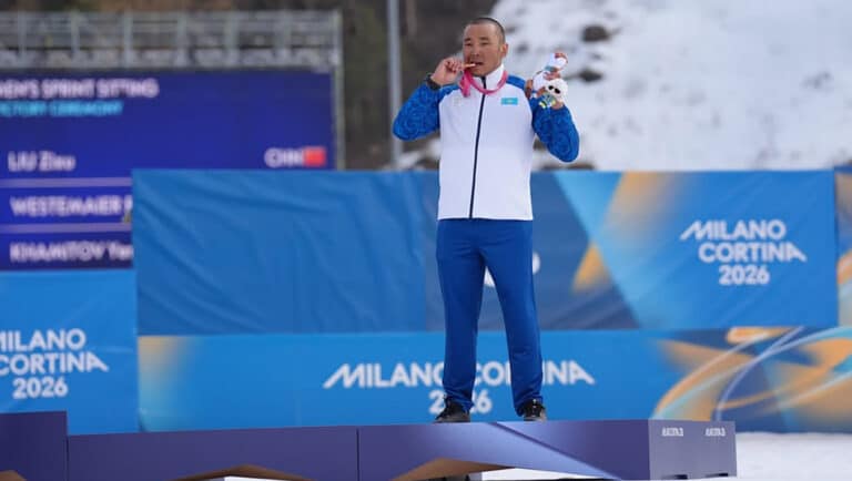 Казахстан поднялся в медальном зачете Зимней Паралимпиады-2026