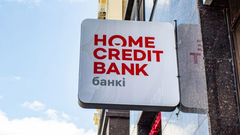 Home Credit Bank открывал счета на людей без их ведома – ими пользовались мошенники