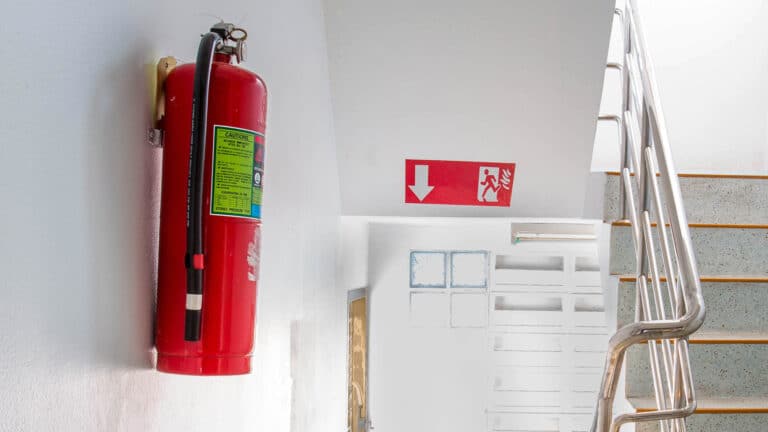 В Астане массово закрывают опасные кафе после трагедии в Щучинске