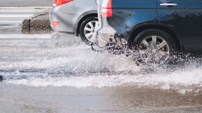 Казахстанцев предупредили о приближении северного циклона